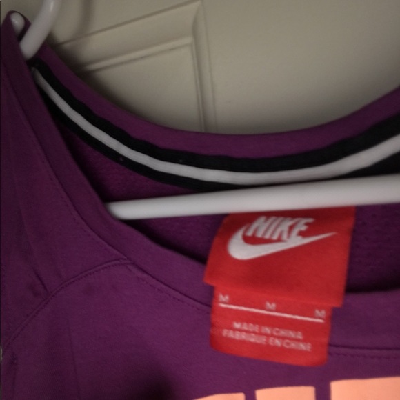 Nike cropped shirt - Picture 2 of 2
